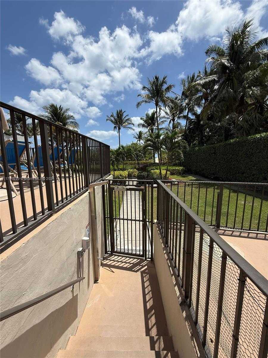 Small Image of 1623 COLLINS AVE #211, Miami Beach Number 17