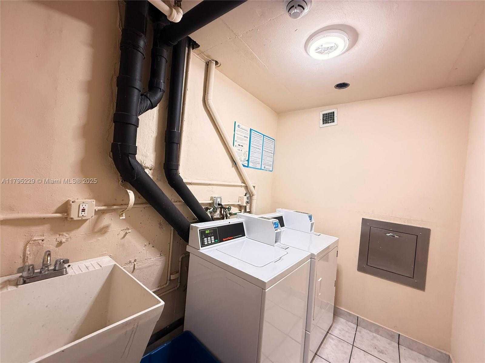 Small Image of 1623 COLLINS AVE #211, Miami Beach Number 22