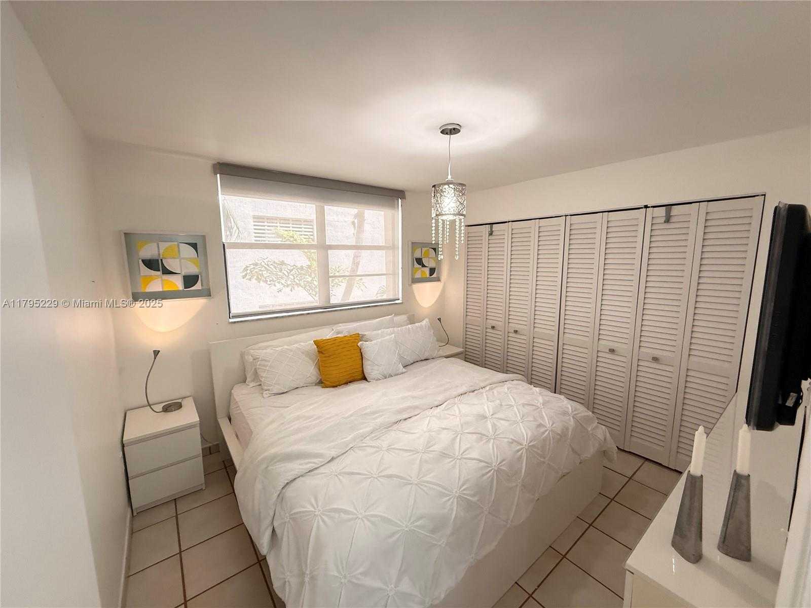 Small Image of 1623 COLLINS AVE #211, Miami Beach Number 3