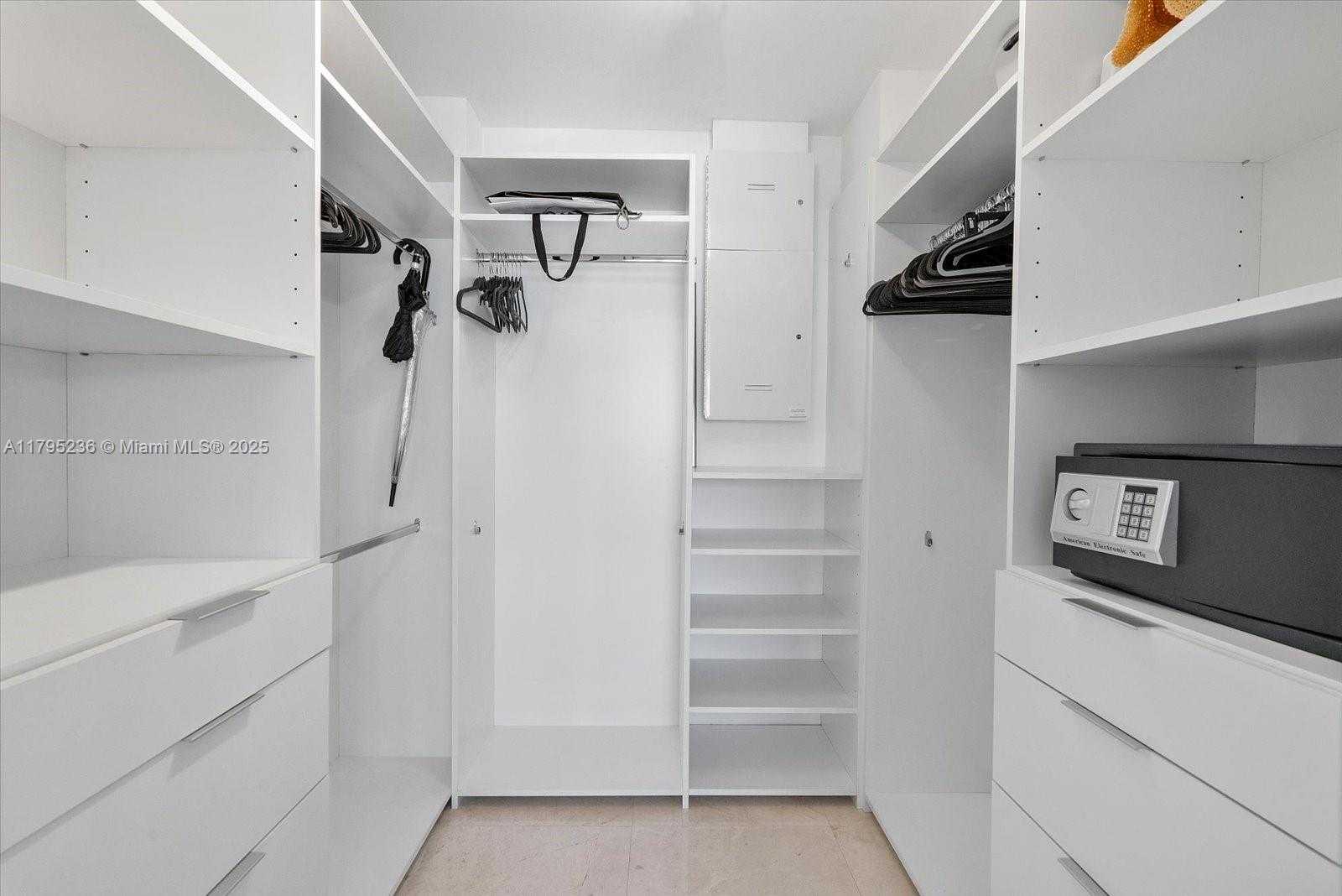 Small Image of 10275 COLLINS AVE #922, Bal Harbour Number 26
