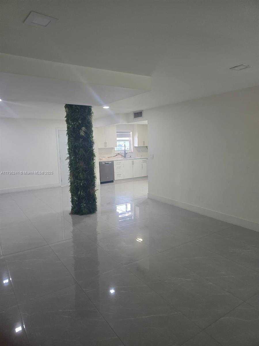 Small Image of 9373 FONTAINEBLEAU BLVD #K107, Miami Number 10