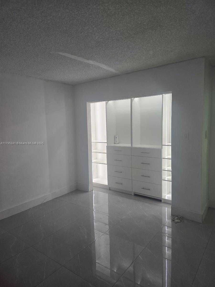 Small Image of 9373 FONTAINEBLEAU BLVD #K107, Miami Number 11