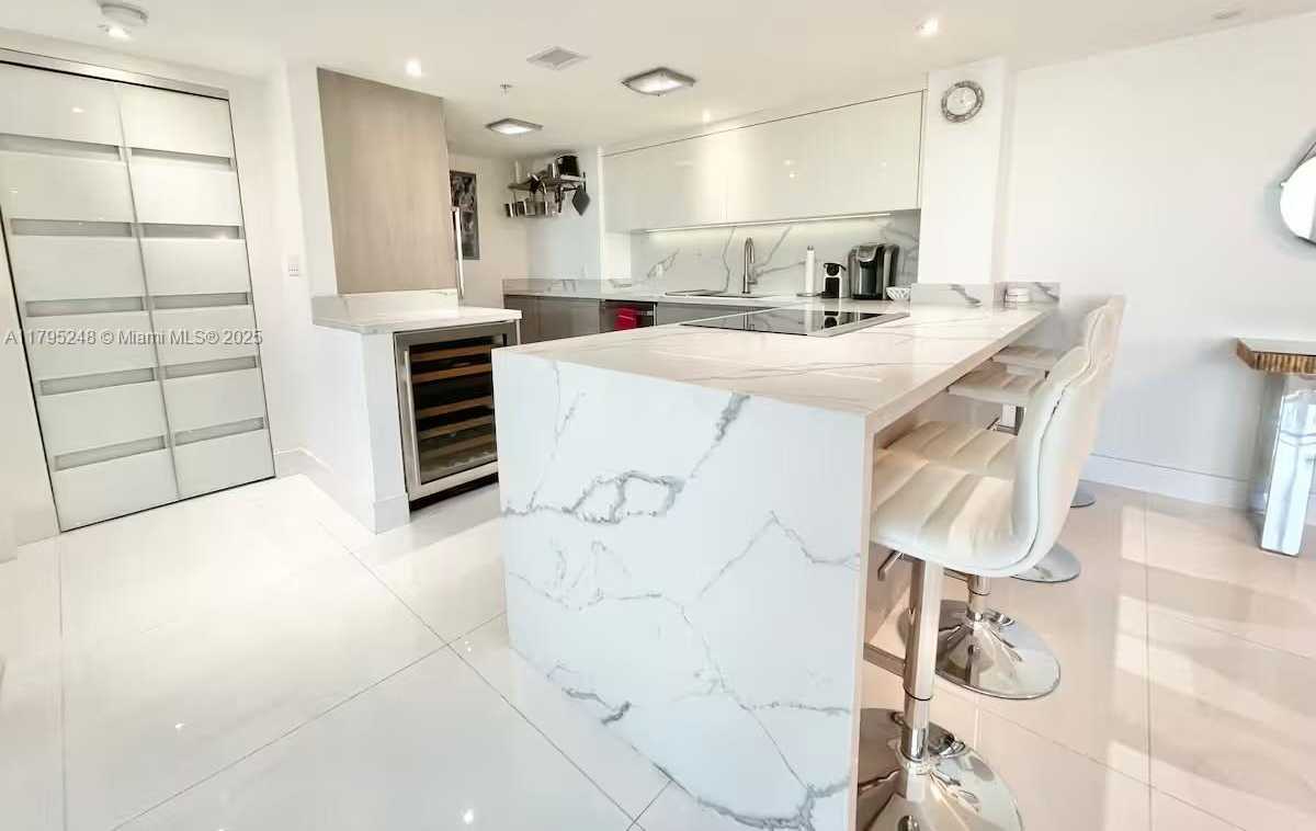 Small Image of 90 ALTON RD #FL-5, Miami Beach Number 11