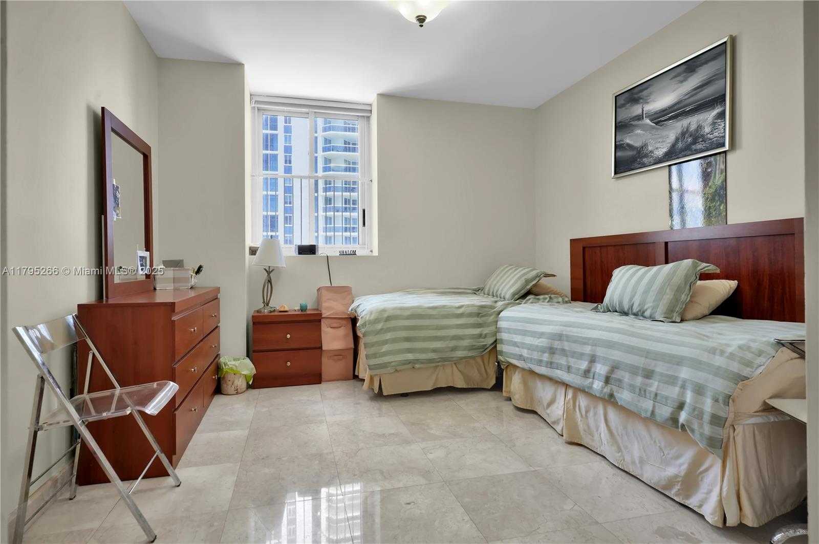 Small Image of 4775 COLLINS AVE #2006/2007, Miami Beach Number 18