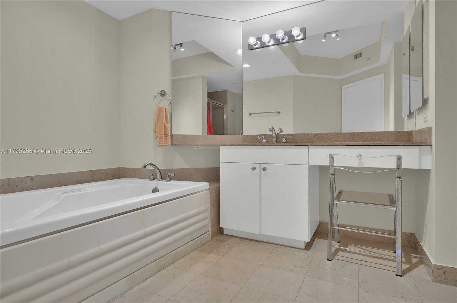 Small Image of 4775 COLLINS AVE #2006/2007, Miami Beach Number 19