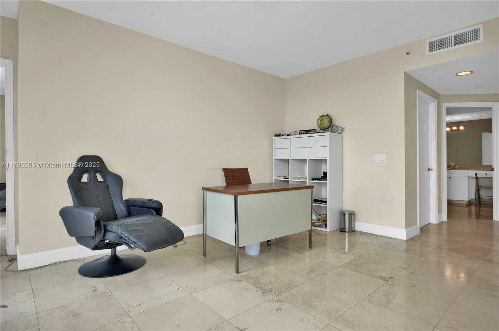 Small Image of 4775 COLLINS AVE #2006/2007, Miami Beach Number 25