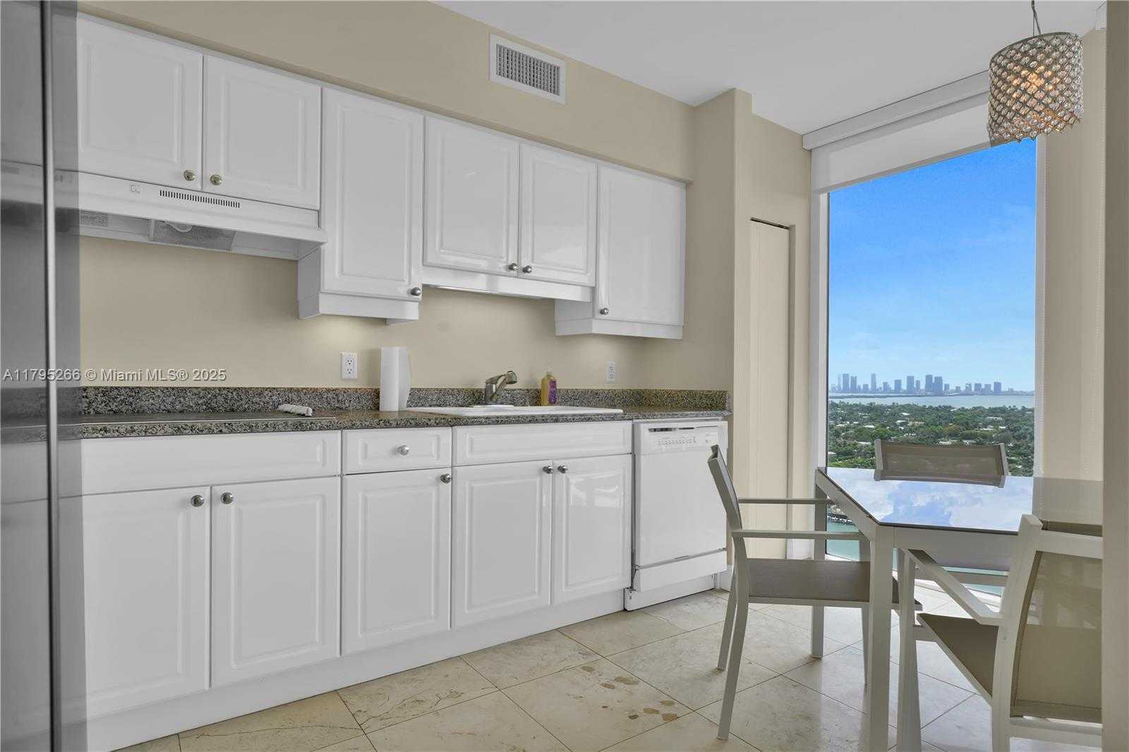 Small Image of 4775 COLLINS AVE #2006/2007, Miami Beach Number 39