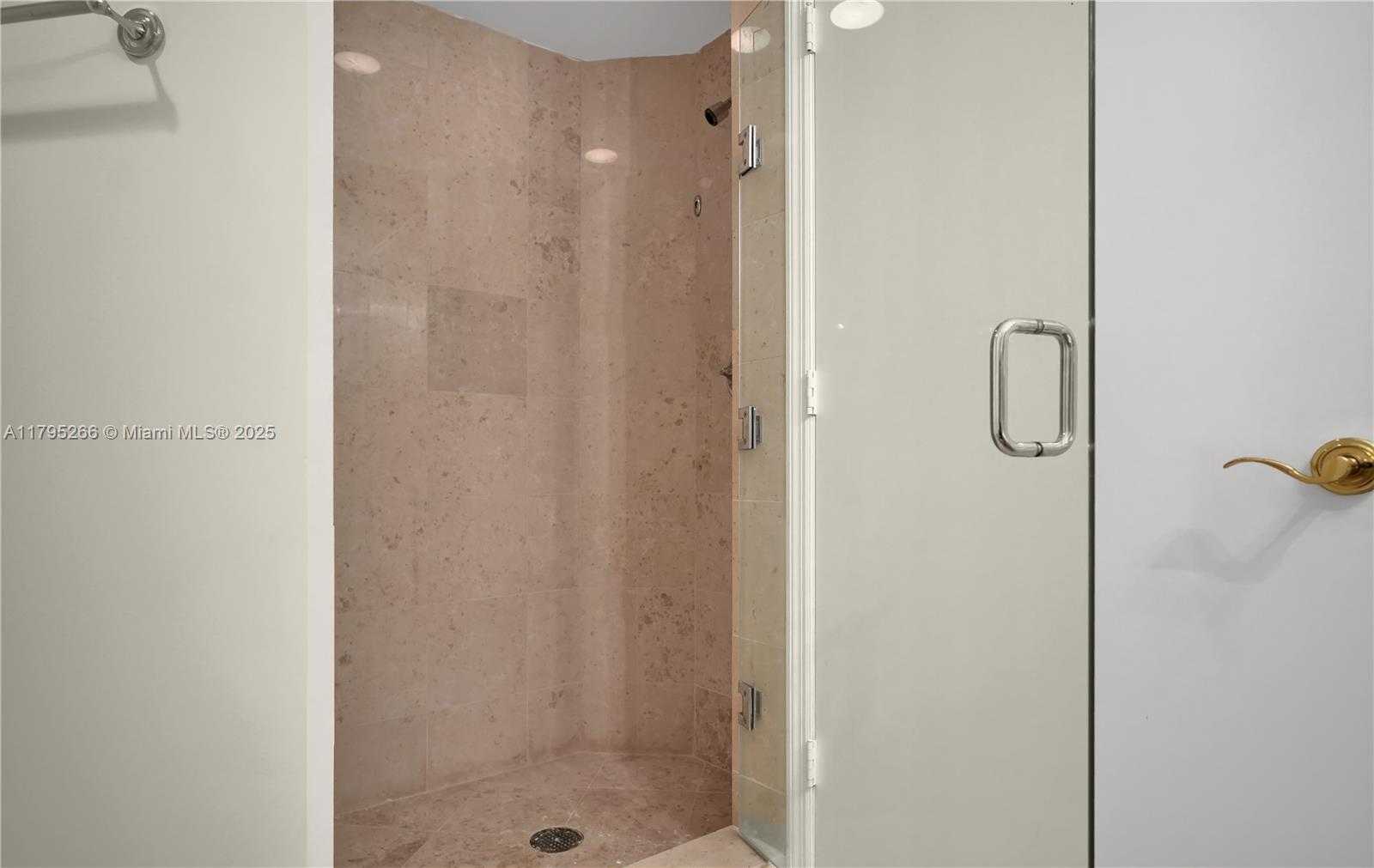Small Image of 4775 COLLINS AVE #2006/2007, Miami Beach Number 48