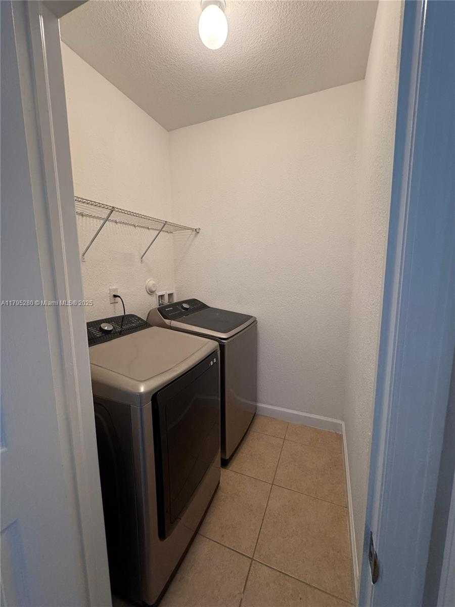Small Image of 7515 NORTH WEST 114TH PATH #7515, Doral Number 10