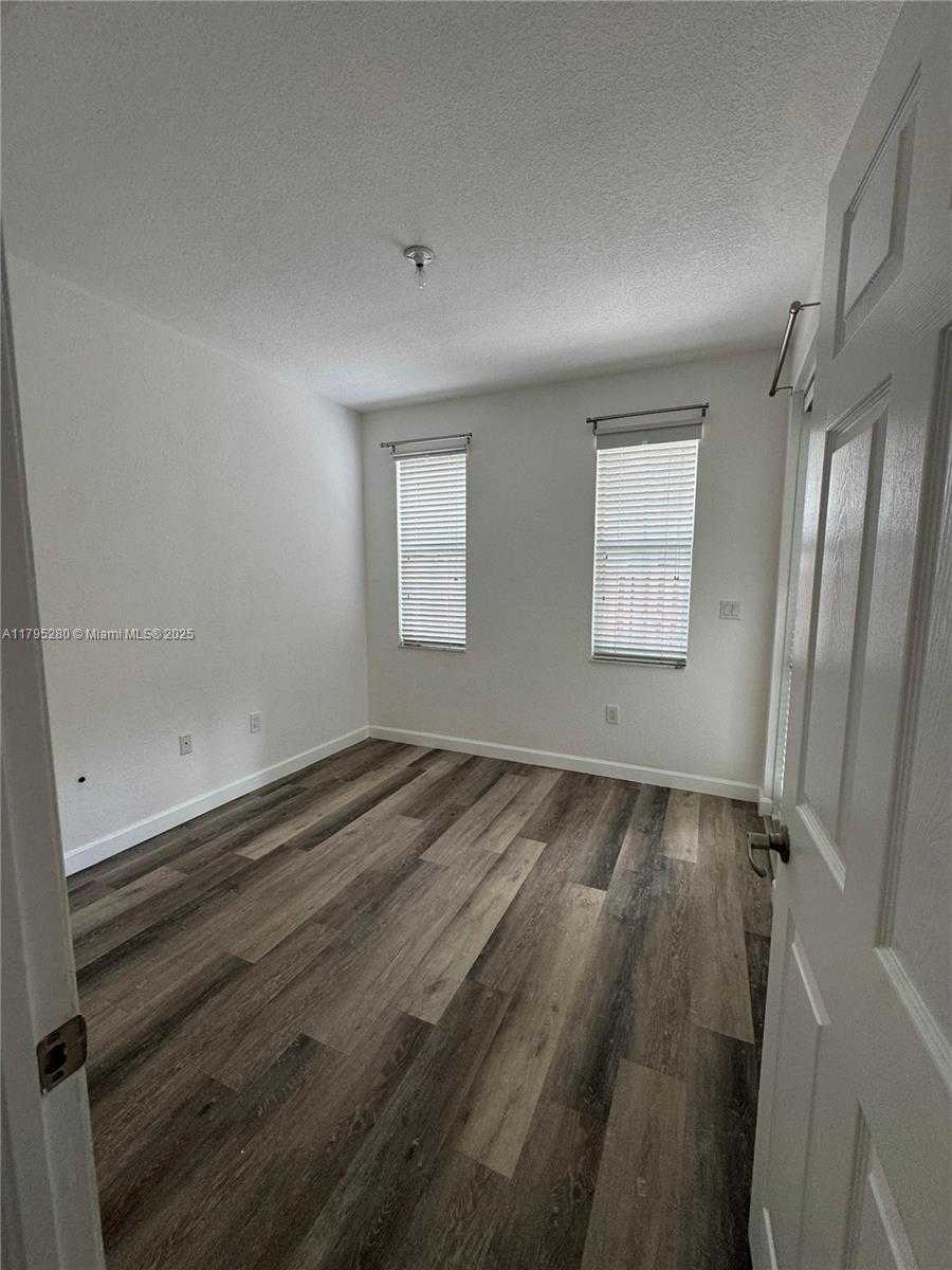 Small Image of 7515 NORTH WEST 114TH PATH #7515, Doral Number 13