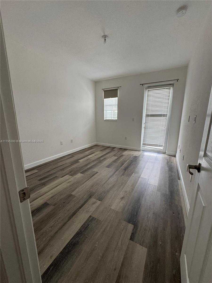 Small Image of 7515 NORTH WEST 114TH PATH #7515, Doral Number 19