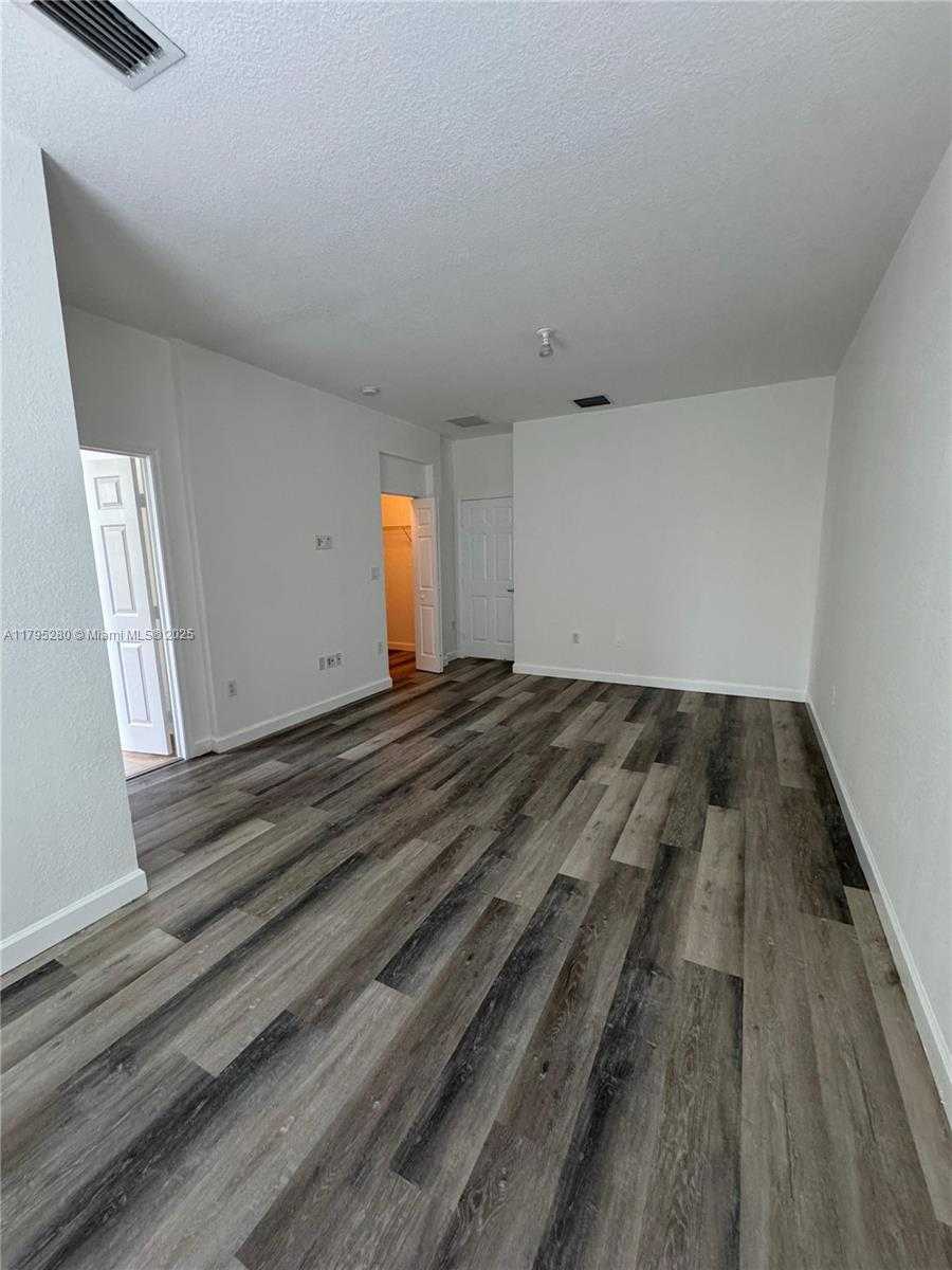 Small Image of 7515 NORTH WEST 114TH PATH #7515, Doral Number 26