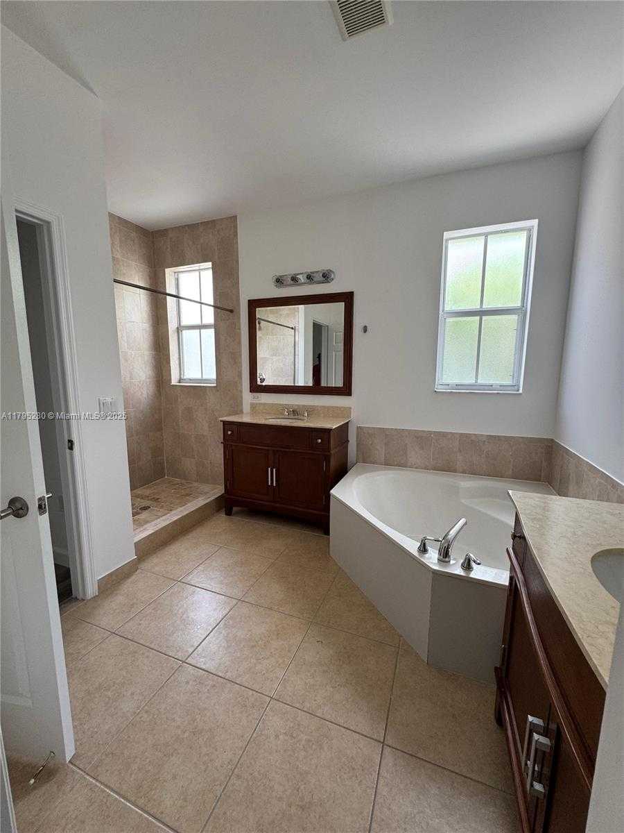 Small Image of 7515 NORTH WEST 114TH PATH #7515, Doral Number 28