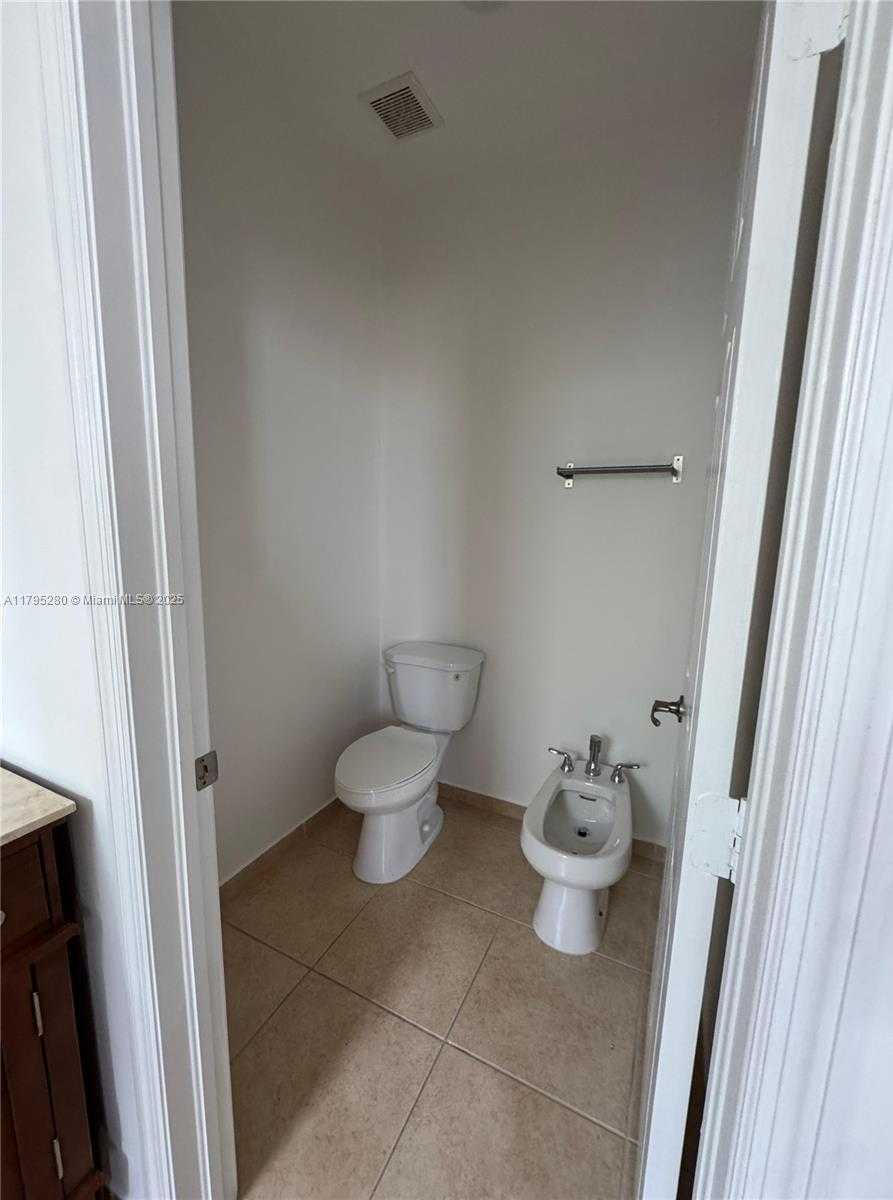 Small Image of 7515 NORTH WEST 114TH PATH #7515, Doral Number 29