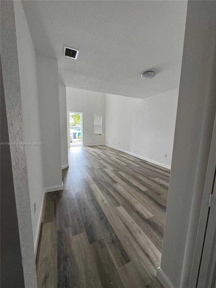 Small Image of 7515 NORTH WEST 114TH PATH #7515, Doral Number 3