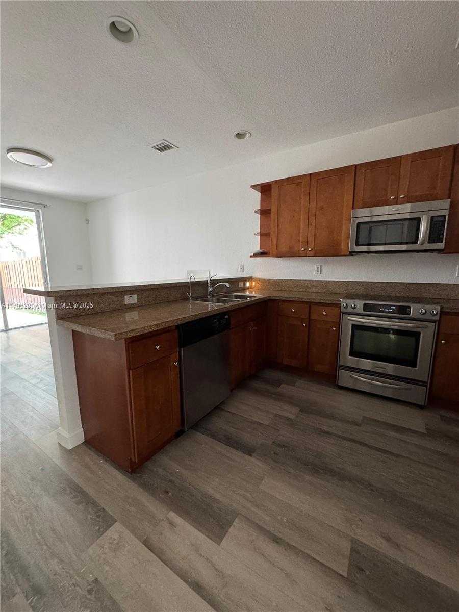 Small Image of 7515 NORTH WEST 114TH PATH #7515, Doral Number 8
