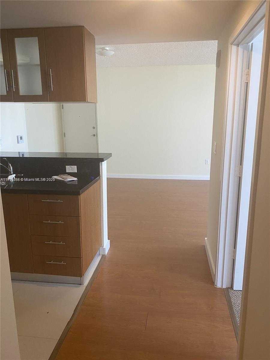 Small Image of 601 NORTH EAST 23 ST #1007, Miami Number 4
