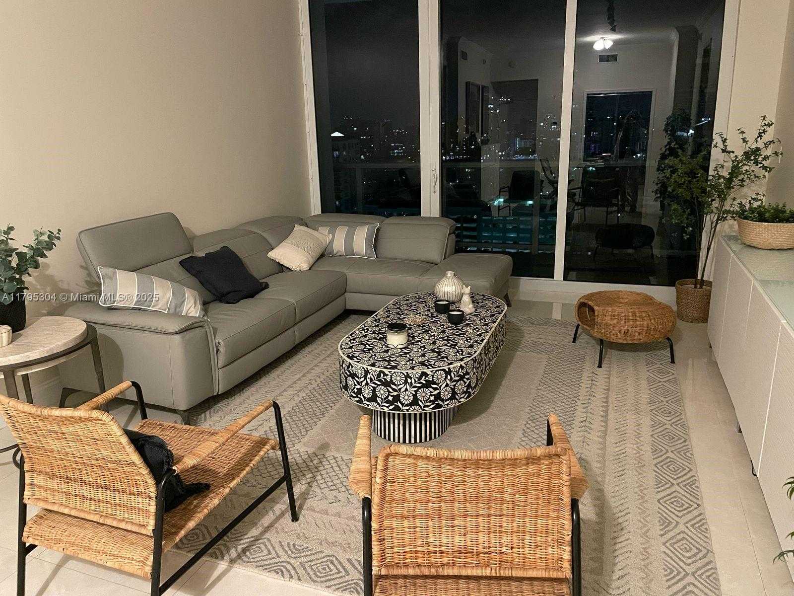 Small Image of 100 BAYVIEW DR #PH29, Sunny Isles Beach Number 10