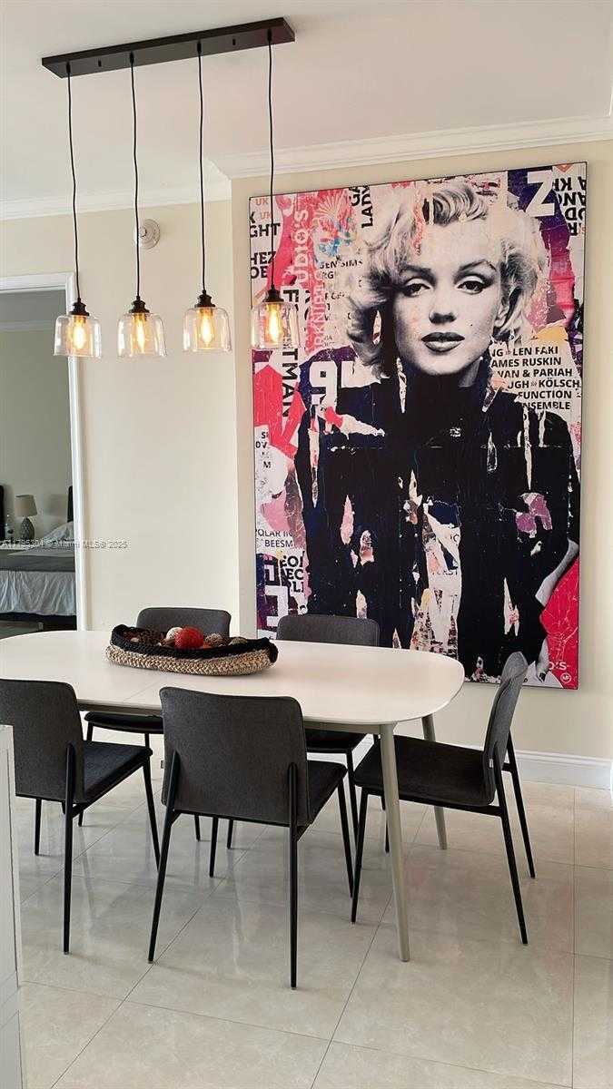 Small Image of 100 BAYVIEW DR #PH29, Sunny Isles Beach Number 2