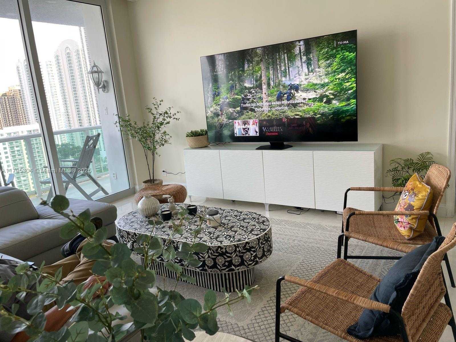 Small Image of 100 BAYVIEW DR #PH29, Sunny Isles Beach Number 4