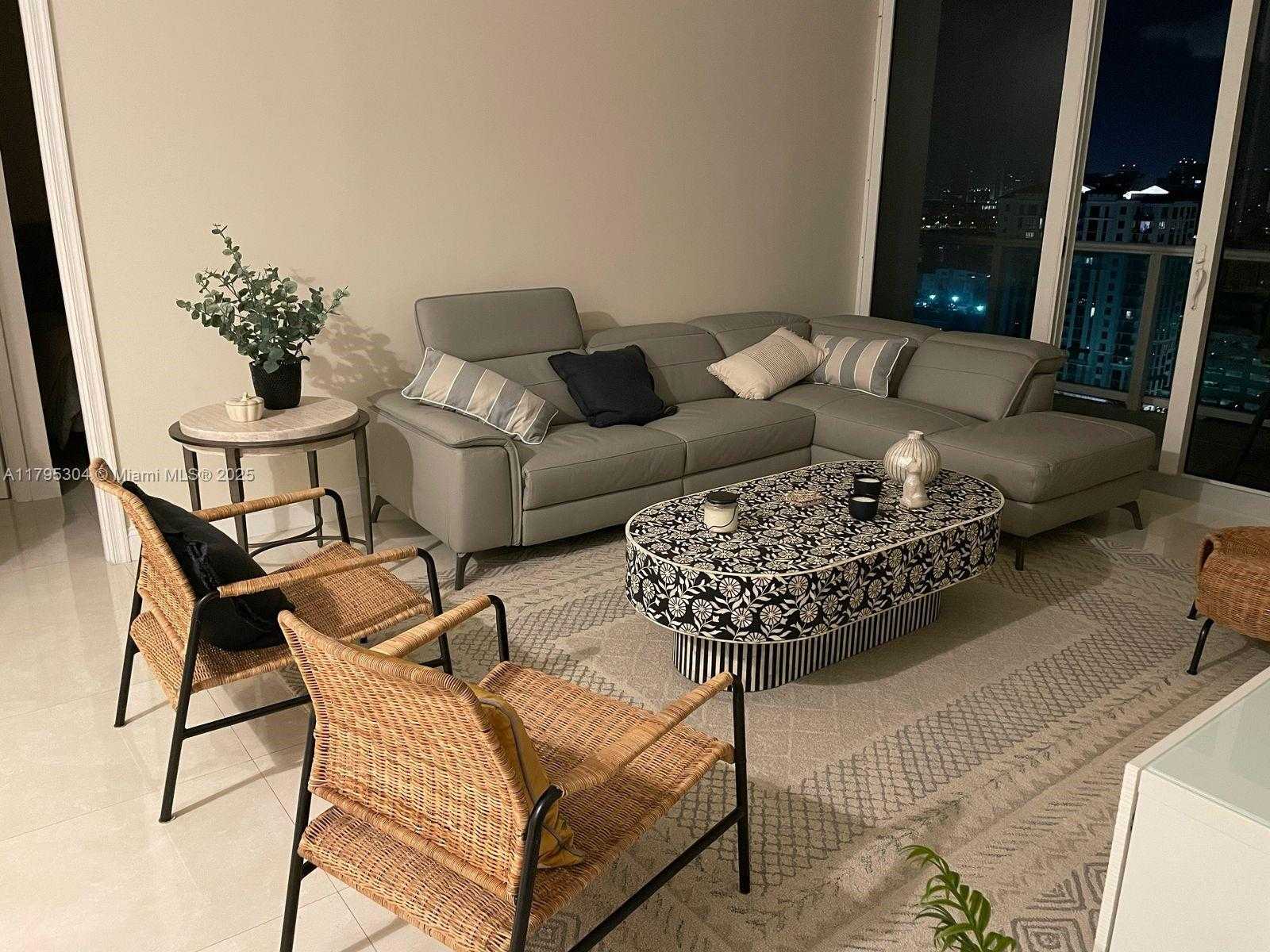 Small Image of 100 BAYVIEW DR #PH29, Sunny Isles Beach Number 8