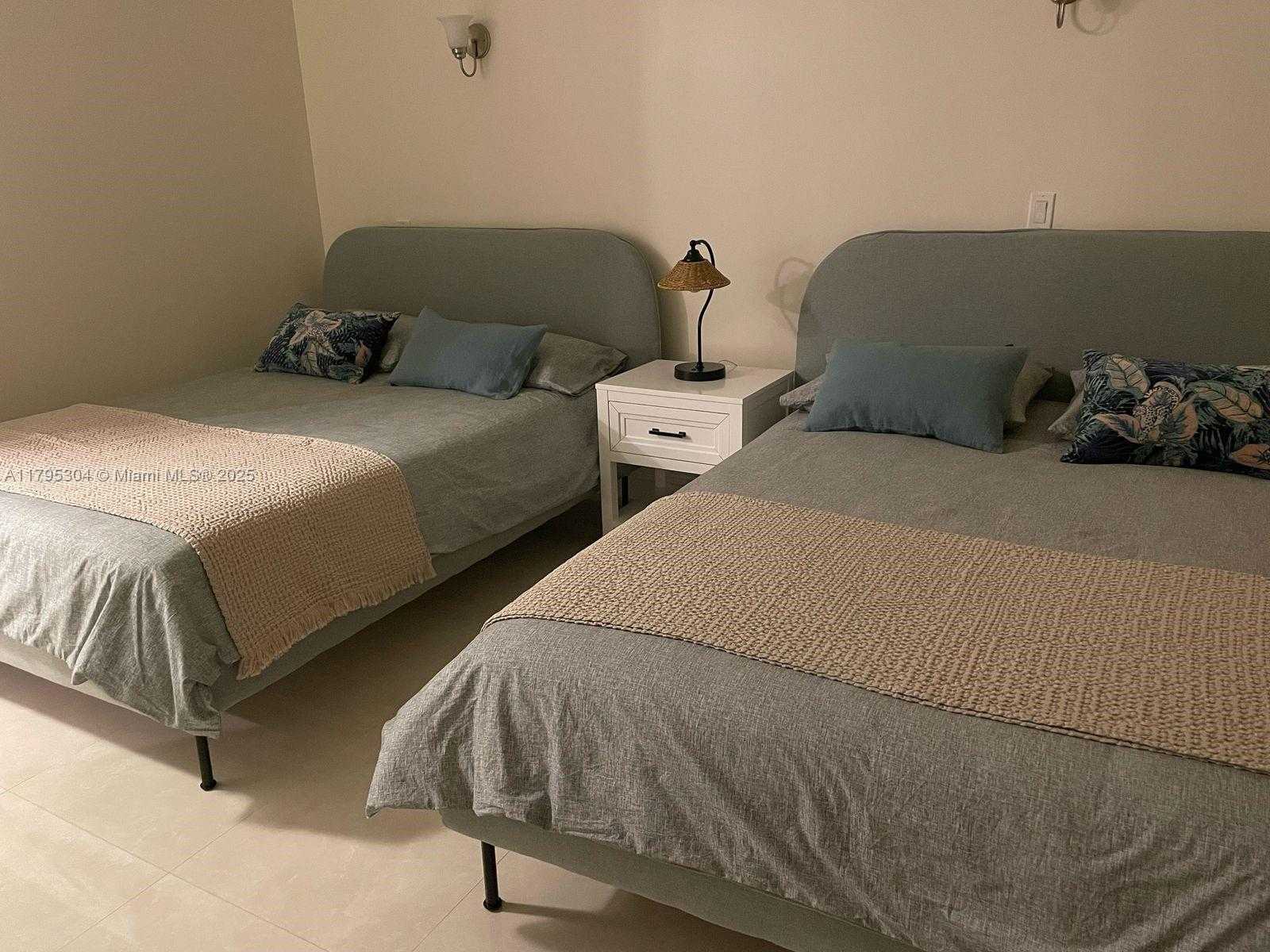 Small Image of 100 BAYVIEW DR #PH29, Sunny Isles Beach Number 9