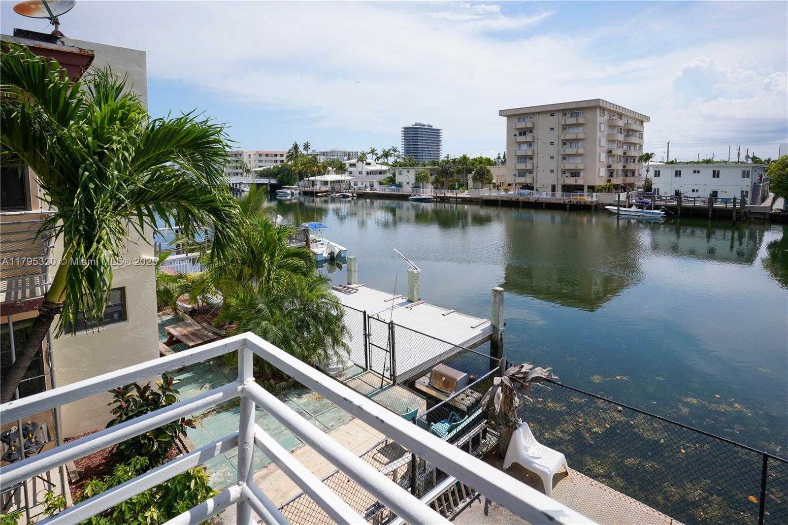 Small Image of 8321 CRESPI BLVD #1, Miami Beach Number 11