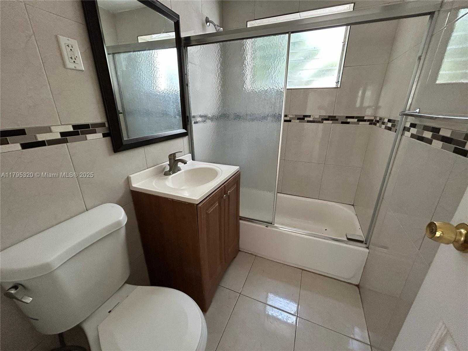 Small Image of 8321 CRESPI BLVD #1, Miami Beach Number 5