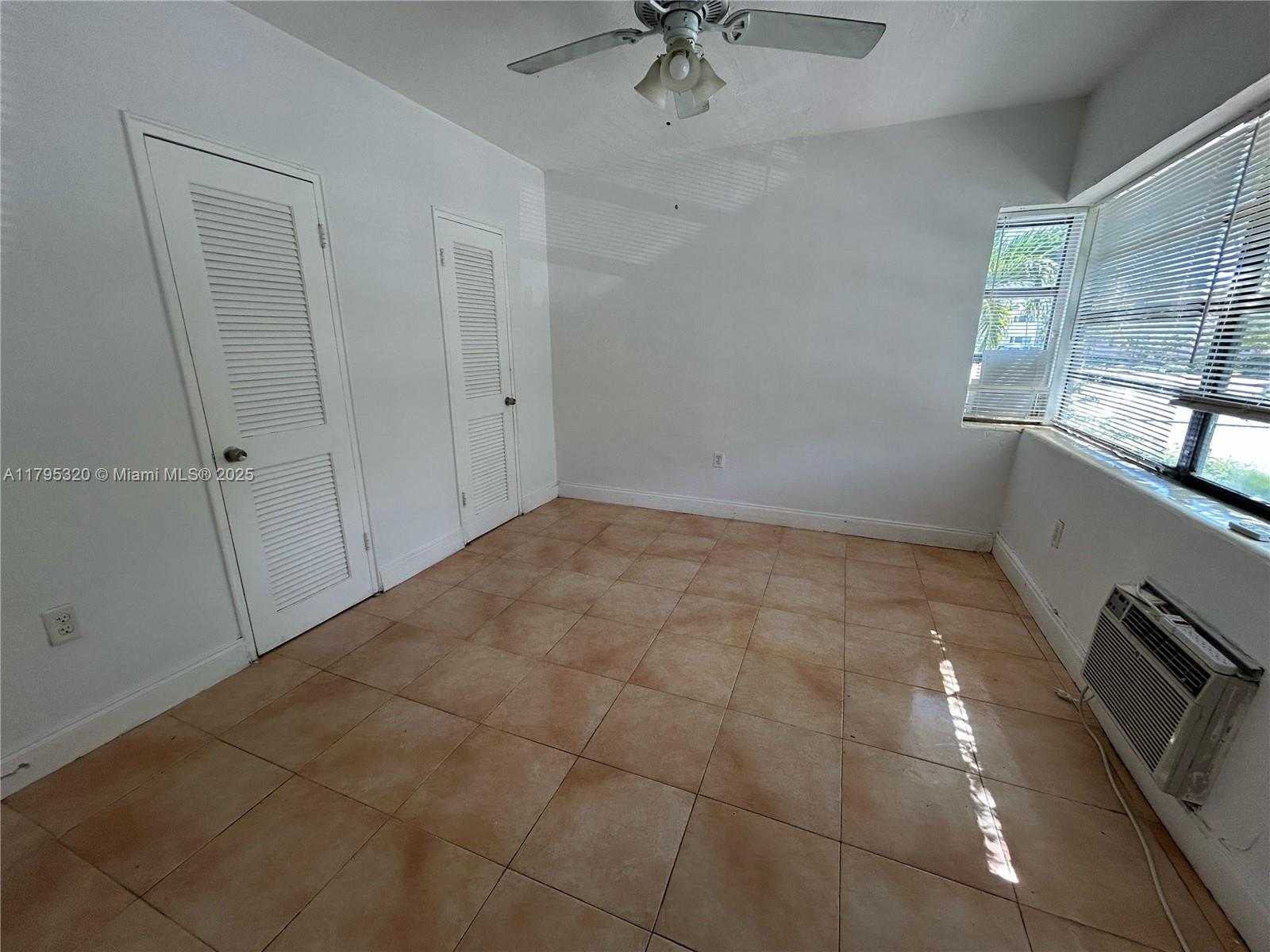 Small Image of 8321 CRESPI BLVD #1, Miami Beach Number 6