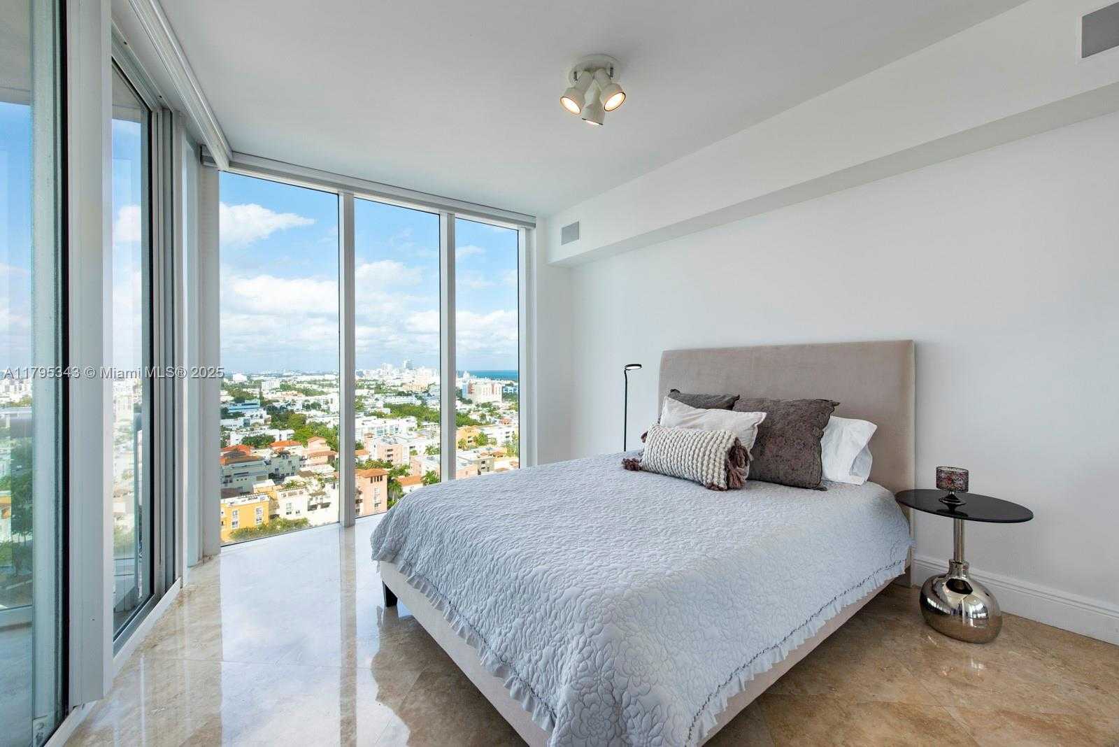 Small Image of 1000 SOUTH POINTE DR #1903, Miami Beach Number 5