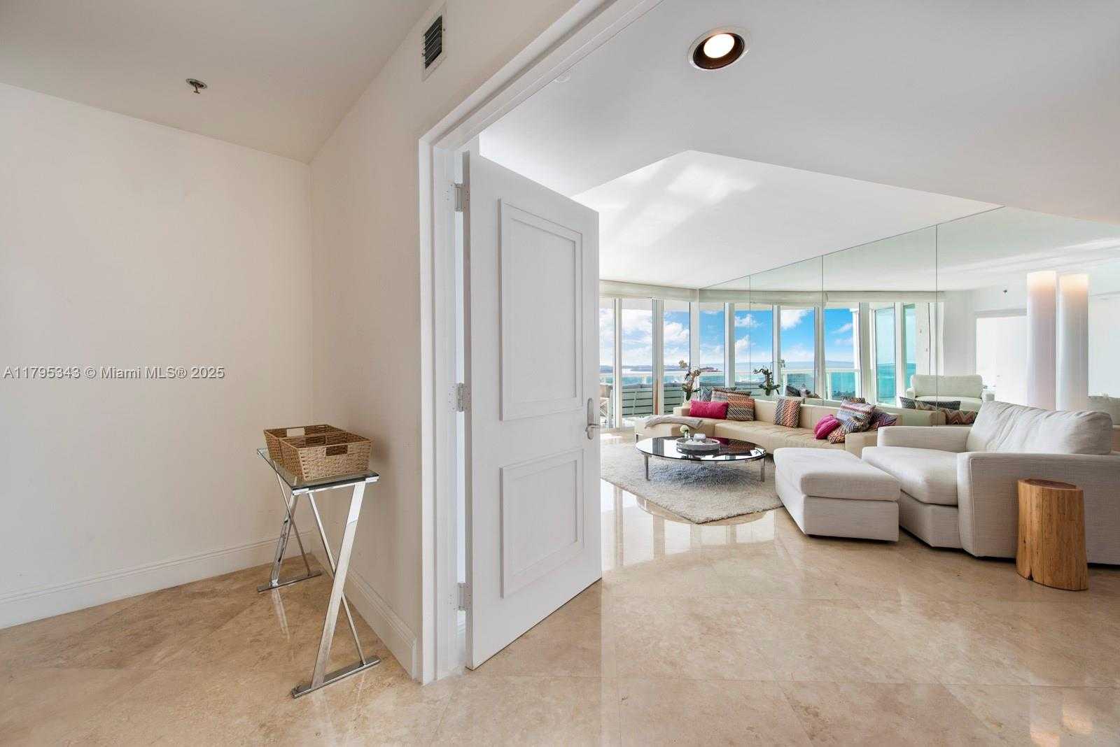 Small Image of 1000 SOUTH POINTE DR #1903, Miami Beach Number 7