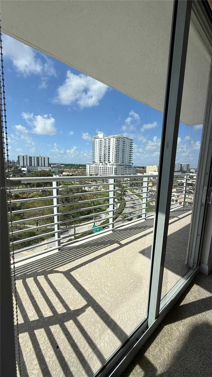 Small Image of 1830 Radius Dr, Hollywood, FL 33020, USA Number 2