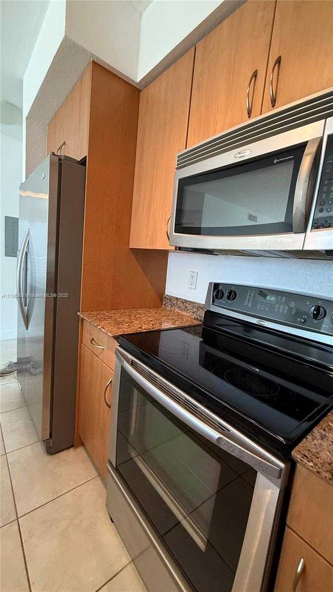 Small Image of 1830 Radius Dr, Hollywood, FL 33020, USA Number 8