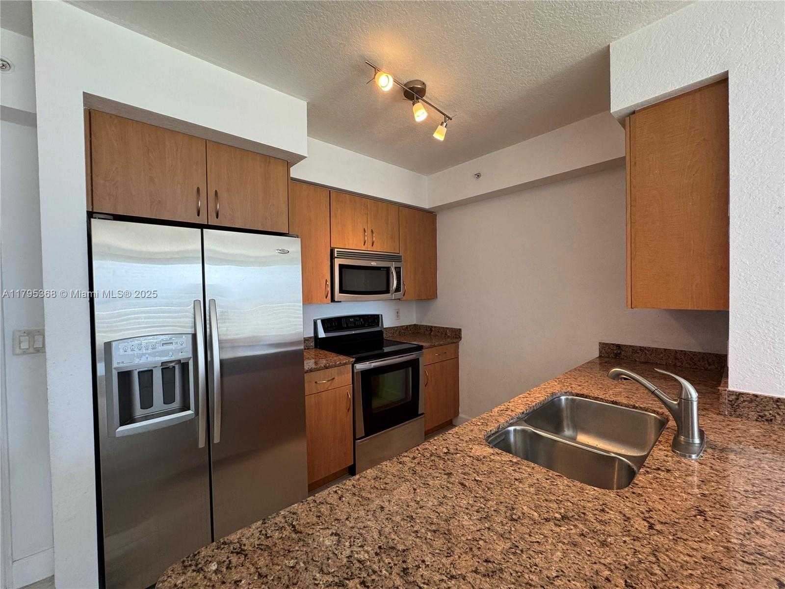 Small Image of 1830 Radius Dr, Hollywood, FL 33020, USA Number 9
