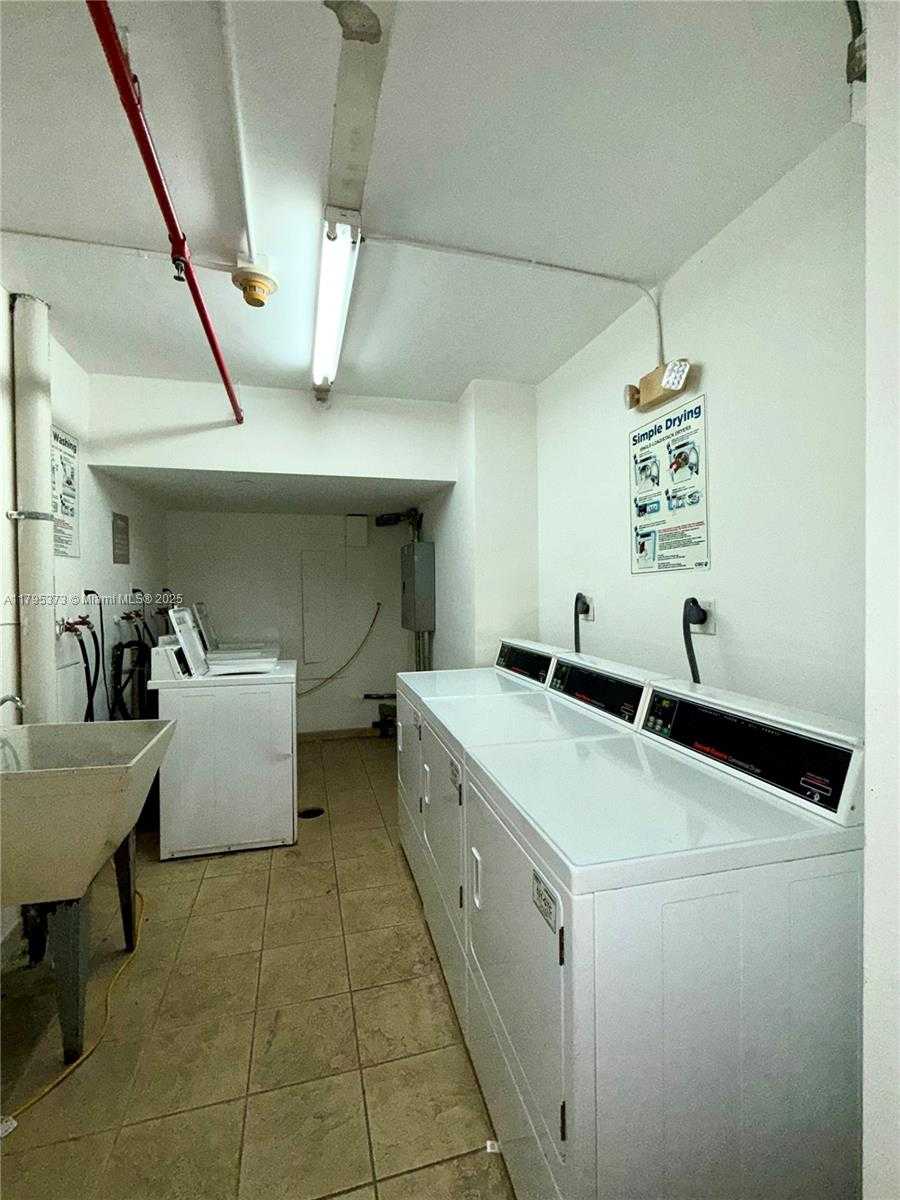 Small Image of 1000 WEST AVE #931, Miami Beach Number 15