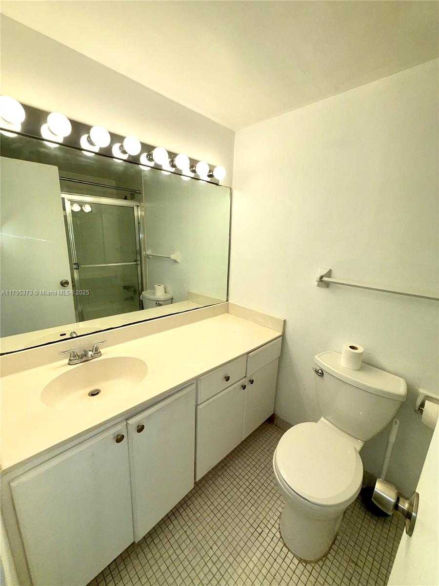 Small Image of 1000 WEST AVE #931, Miami Beach Number 7