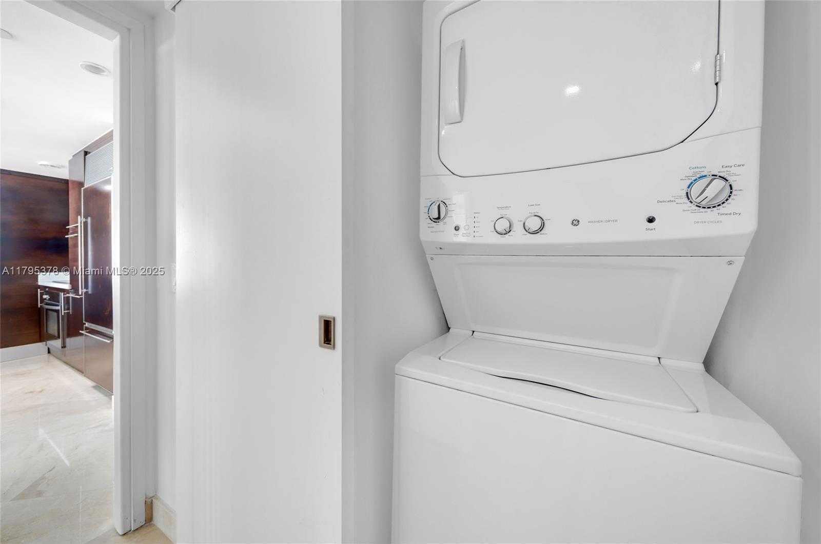 Small Image of 6000 INDIAN CREEK DR #17B, Miami Beach Number 12