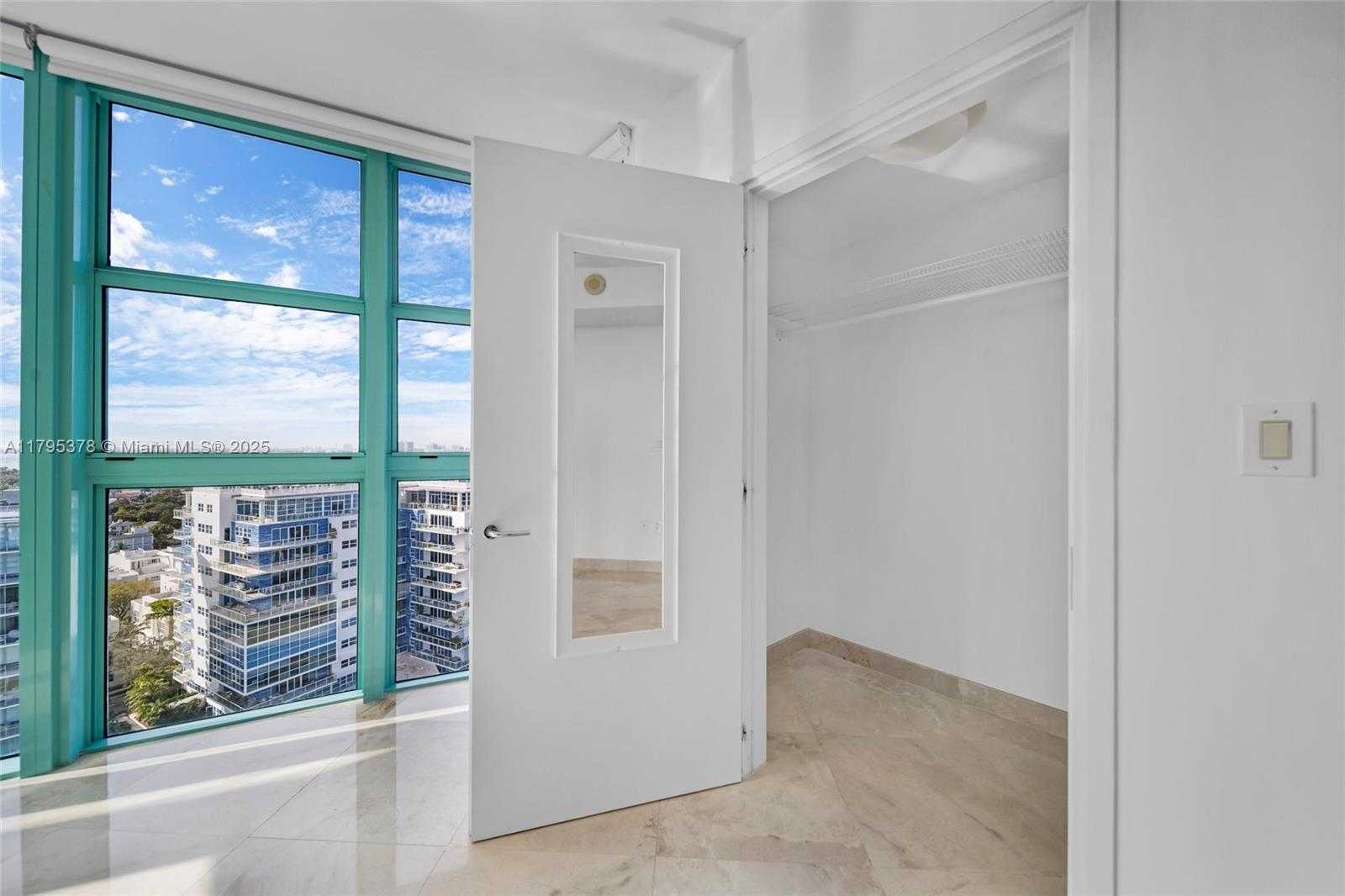 Small Image of 6000 INDIAN CREEK DR #17B, Miami Beach Number 16