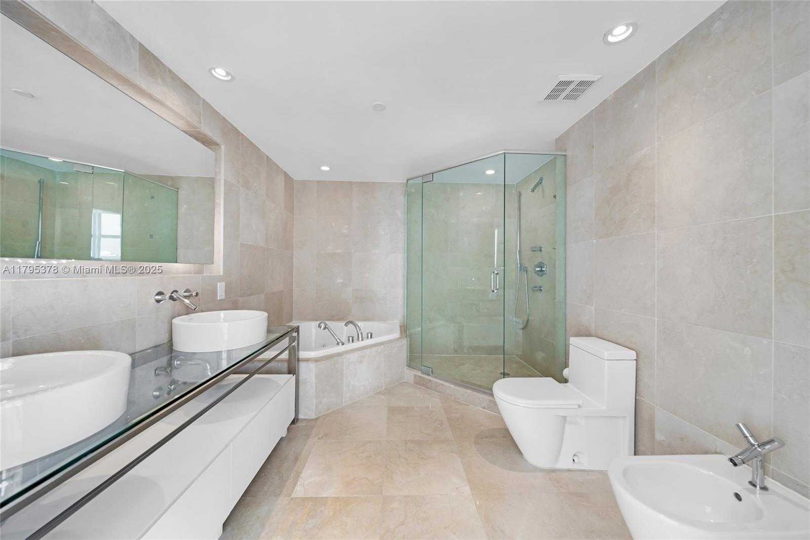 Small Image of 6000 INDIAN CREEK DR #17B, Miami Beach Number 19