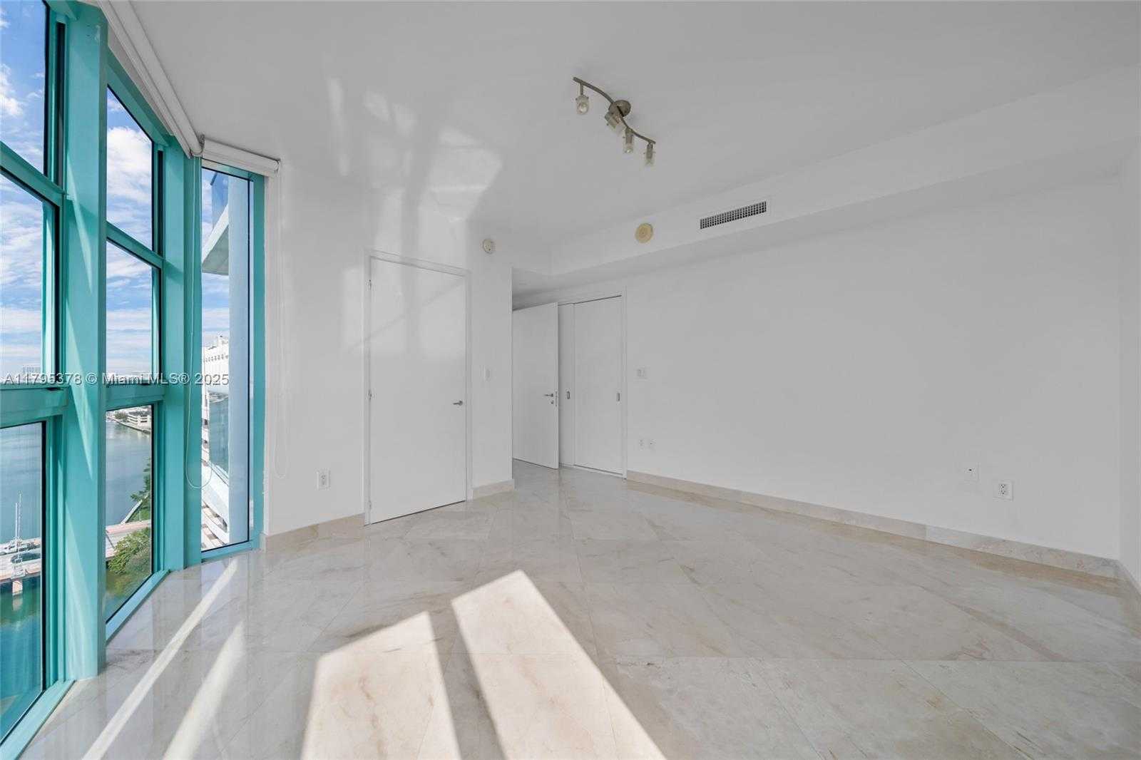 Small Image of 6000 INDIAN CREEK DR #17B, Miami Beach Number 22
