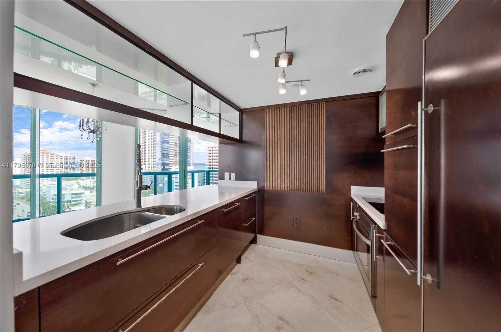 Small Image of 6000 INDIAN CREEK DR #17B, Miami Beach Number 8
