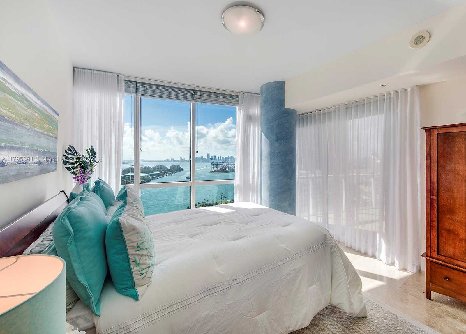 Small Image of 100 SOUTH POINTE DR #2601, Miami Beach Number 14