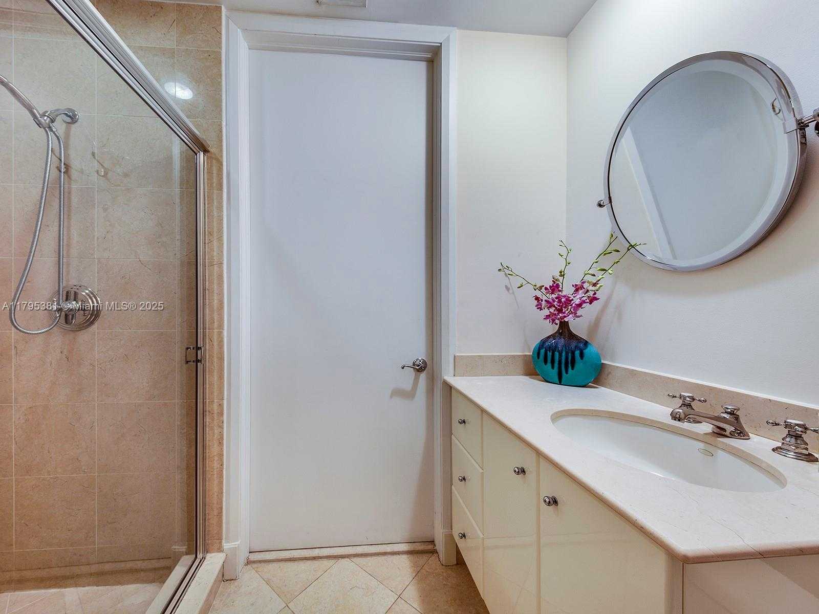 Small Image of 100 SOUTH POINTE DR #2601, Miami Beach Number 18