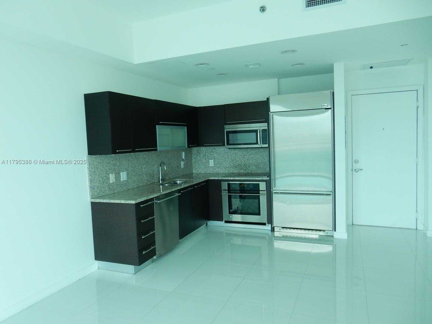 Small Image of 950 BRICKELL BAY DR #4508, Miami Number 3