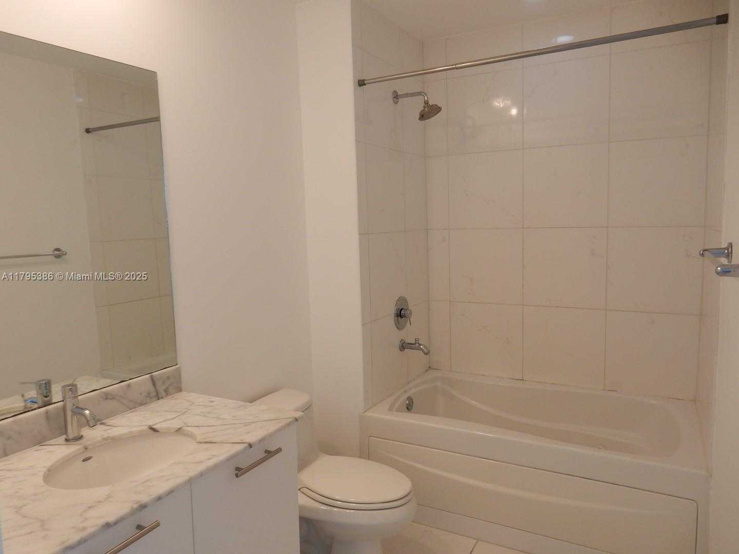Small Image of 950 BRICKELL BAY DR #4508, Miami Number 6