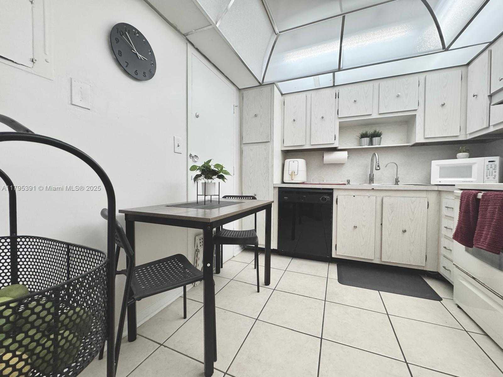 Small Image of 3800 SOUTH OCEAN DR #509, Hollywood Number 13
