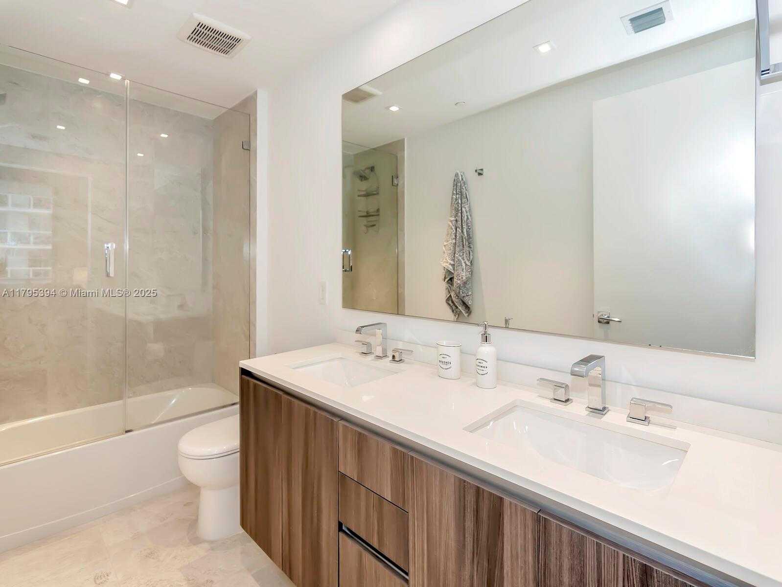 Small Image of 488 NORTH EAST 18TH ST #2111, Miami Number 21