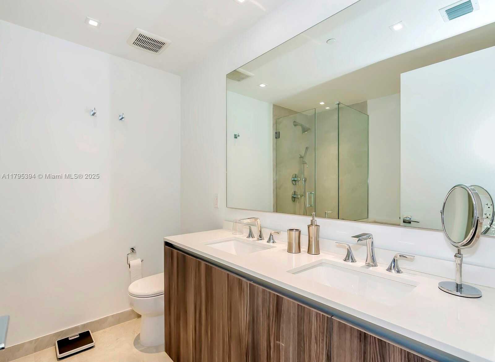 Small Image of 488 NORTH EAST 18TH ST #2111, Miami Number 27