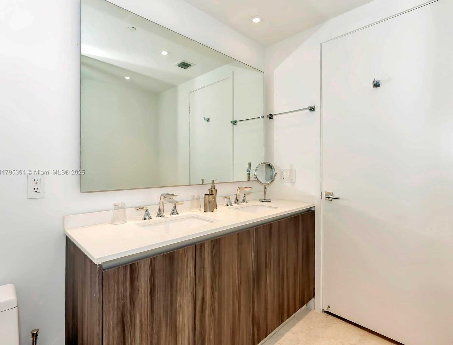 Small Image of 488 NORTH EAST 18TH ST #2111, Miami Number 30
