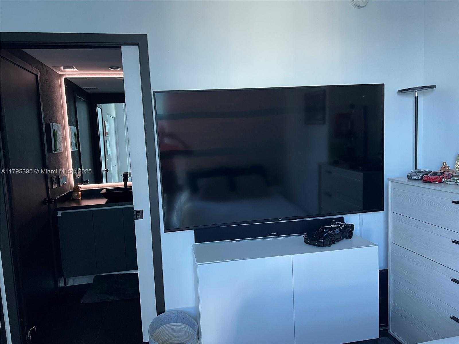 Small Image of 1100 SOUTH MIAMI AVE #2107, Miami Number 16